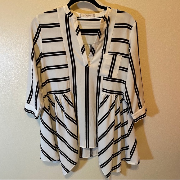 Bou Jeloud White Striped Shark-bite Tunic Small - Picture 7 of 16